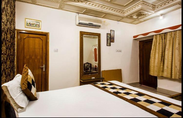 Hotel Bharat Niwas Bikaner Exterior photo